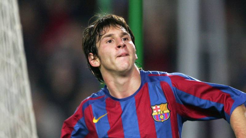Lionel Messi – Hành Trình Vĩ Đại Của Một Huyền Thoại Bất Tử 2 Messi va Barcelona Moi luong duyen vuot ngoai san co